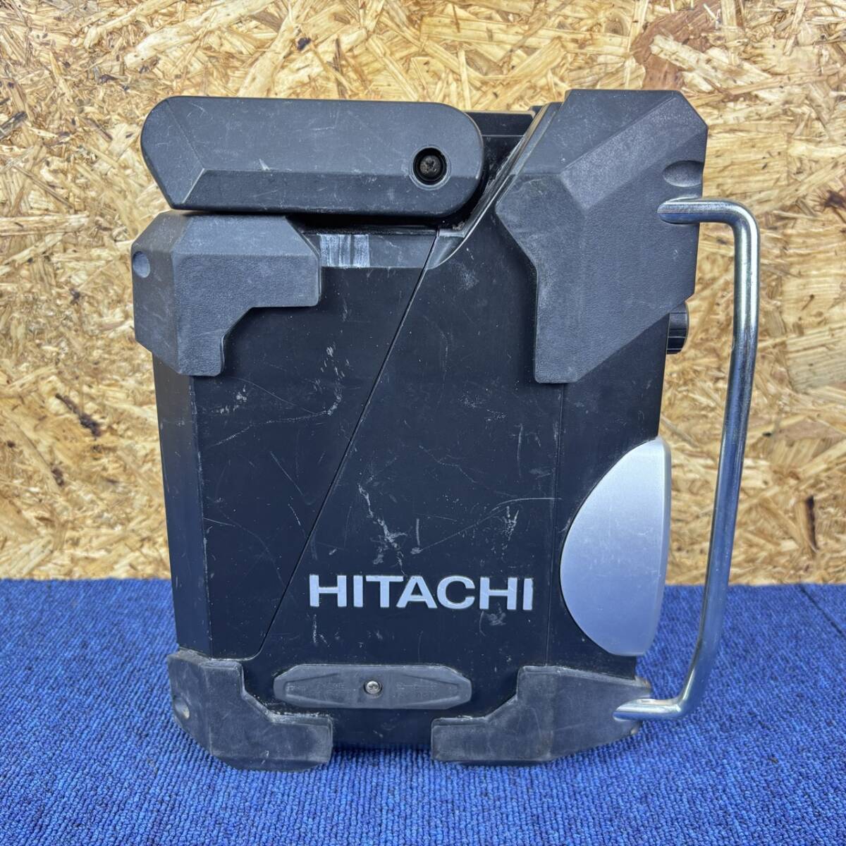 【中古品】HITACHI 日立工機 9.6V～18V コードレスラジオ UR18DSL 本体+ACアダプター 充電式 現場ラジオ 作業ラジオ ポータブルラジオ 3309_画像5