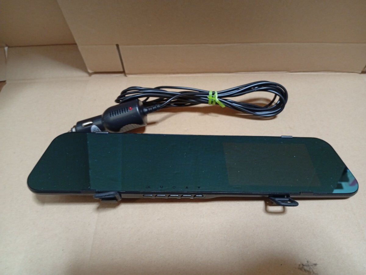 TITAN　DVR-R801　ルームミラー型　ドライブレコーダー　前カメラのみ　シガー電源タイプ　ドラレコ　中古品_画像2