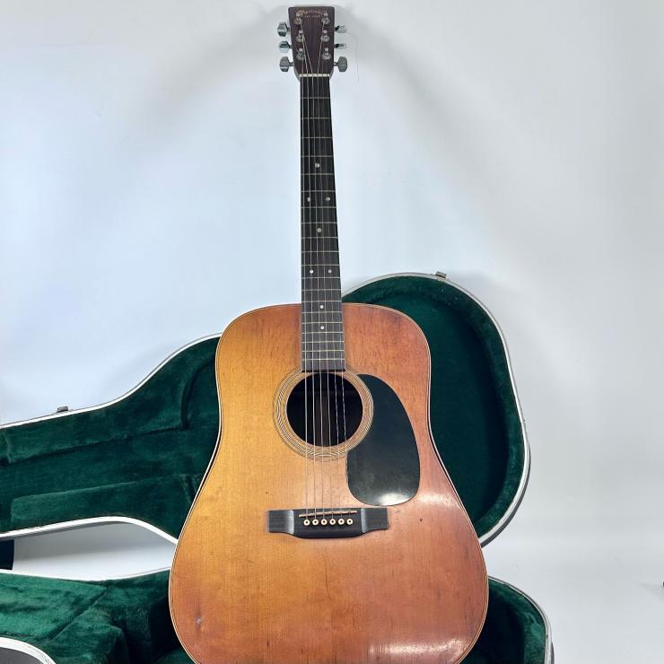  Martin Martin D-28 699110 акустическая гитара akogi с футляром Vintage корпус отходит есть [ текущее состояние товар ]