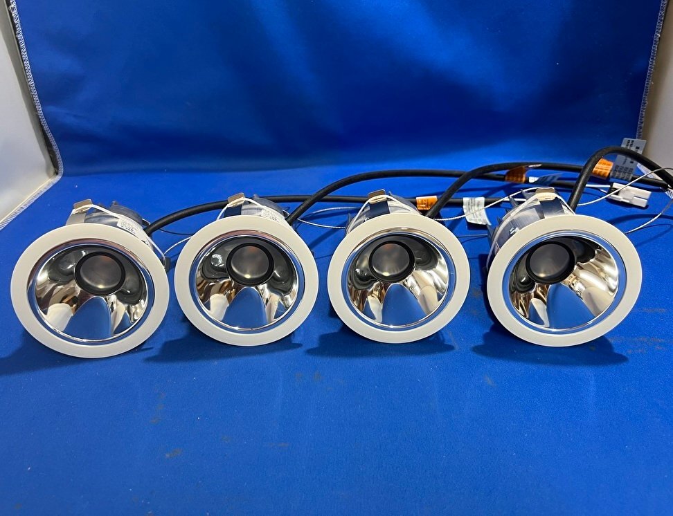 ◇【4台セット】グレアレス ベースダウンライト LED 埋込穴φ75 電球色 鏡面コーン 白枠 ERD5382WD 遠藤照明 ※箱なし・電源別売_画像1