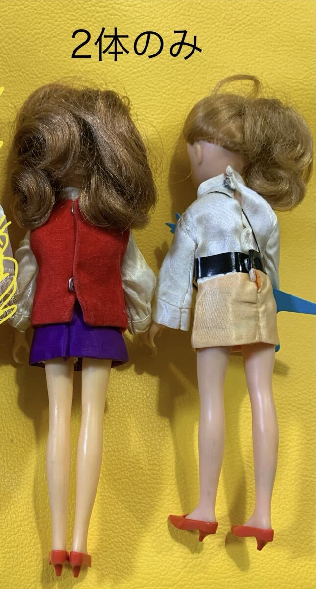 当時物　初代リカちゃんおへそあり・ドットあり&7本まつげ美人いづみちゃん　グループサウンズ衣装つき2体の出品　検索初代リカちゃん_画像2