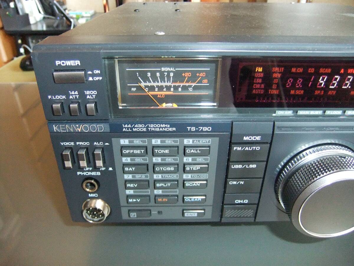  Kenwood KENWOOD 144-430MHz High Power приемопередатчик [TS-790S]