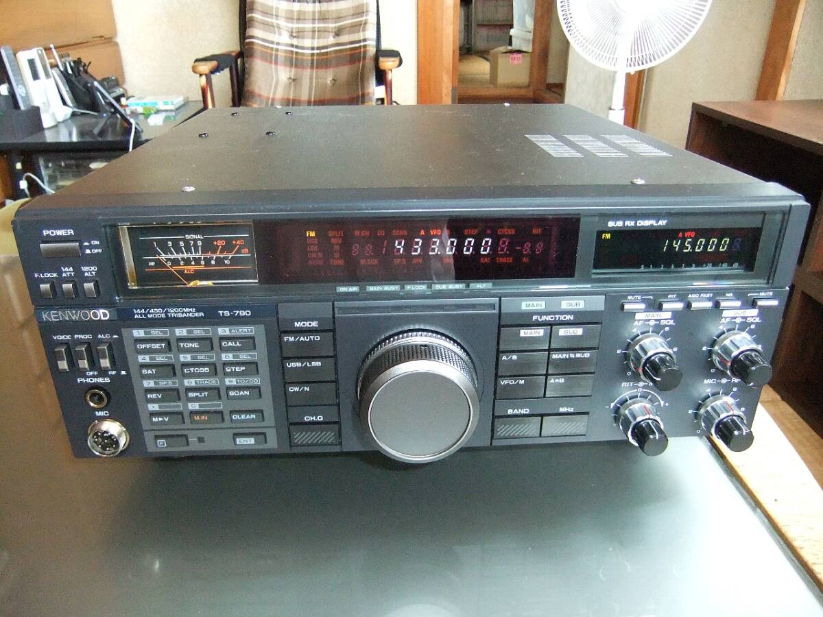  Kenwood KENWOOD 144-430MHz High Power приемопередатчик [TS-790S]