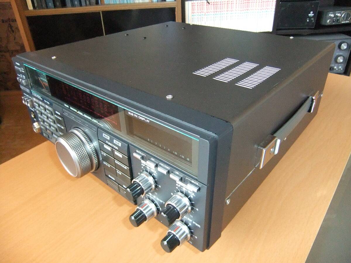  Kenwood KENWOOD 144-430MHz High Power приемопередатчик [TS-790S]