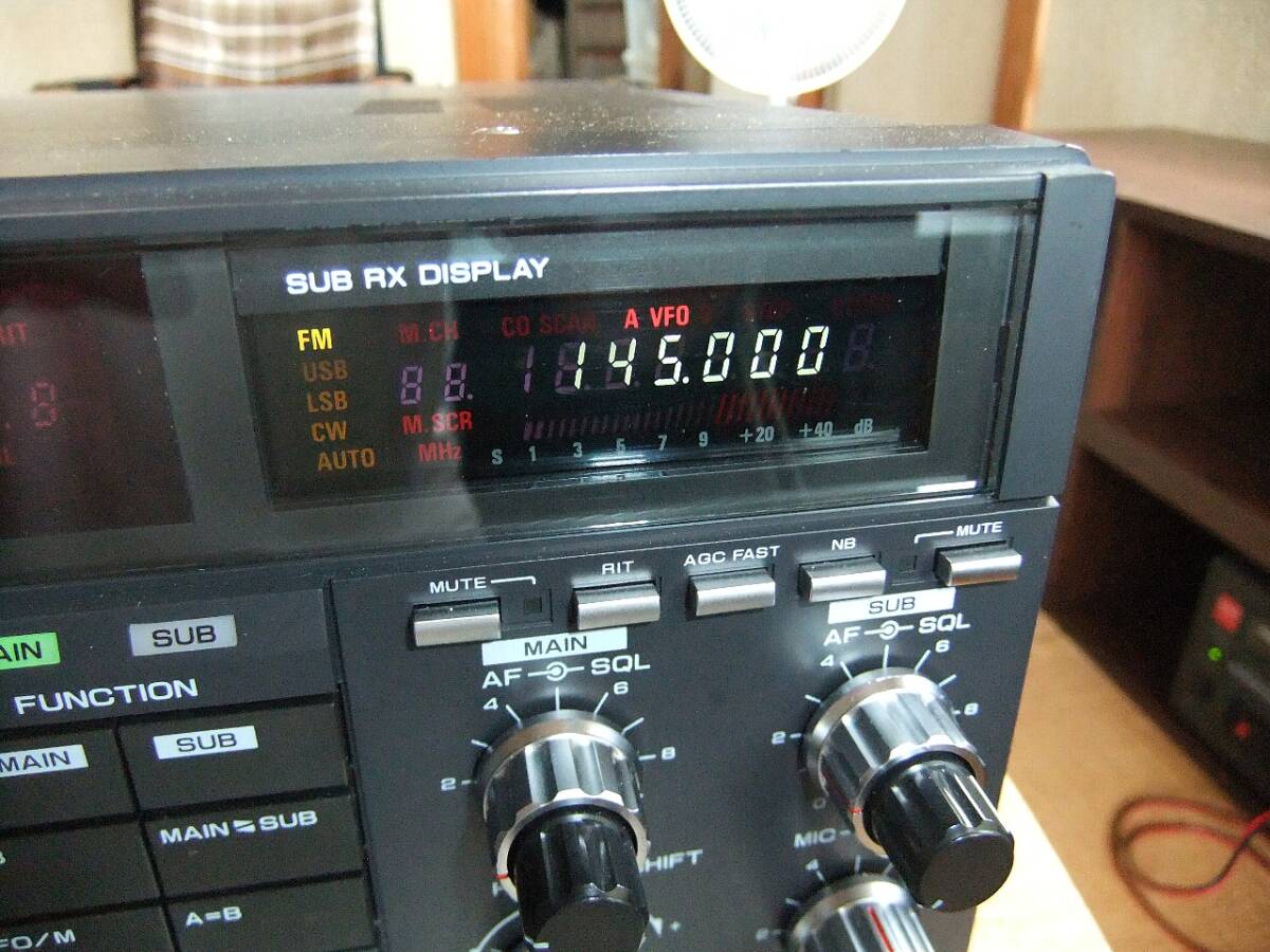  Kenwood KENWOOD 144-430MHz High Power приемопередатчик [TS-790S]