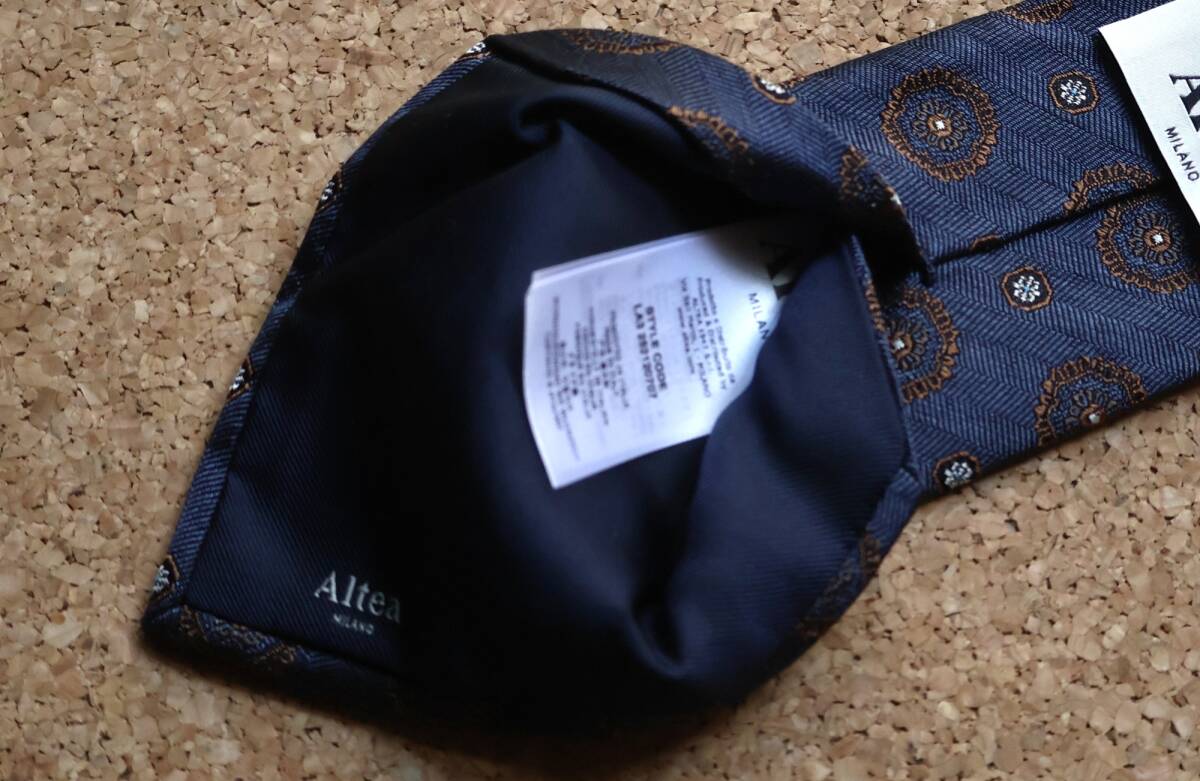 未使用 ミラノ ALTEA アルテア ネイビー×ブラウン メダリオン小紋 アズーロエマローネ_画像8