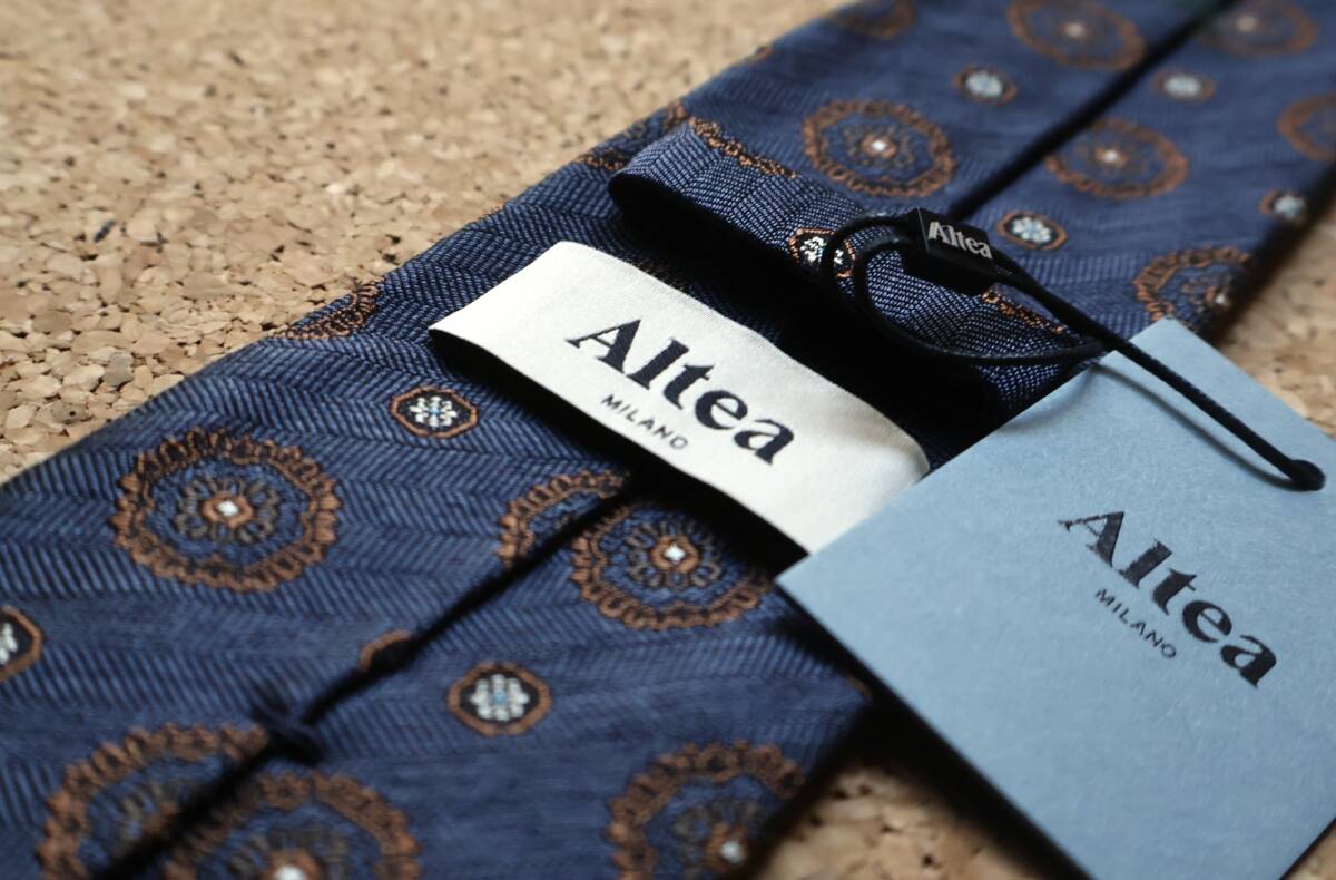 未使用 ミラノ ALTEA アルテア ネイビー×ブラウン メダリオン小紋 アズーロエマローネ_画像3