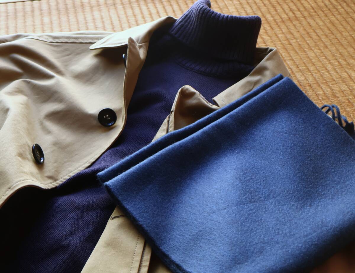 未使用 スコットランド BEGG×CO ベグ アンド コー ARRAN 30cm巾 最高級カシミヤ グレイッシュダークブルー 価格62,800円_画像2