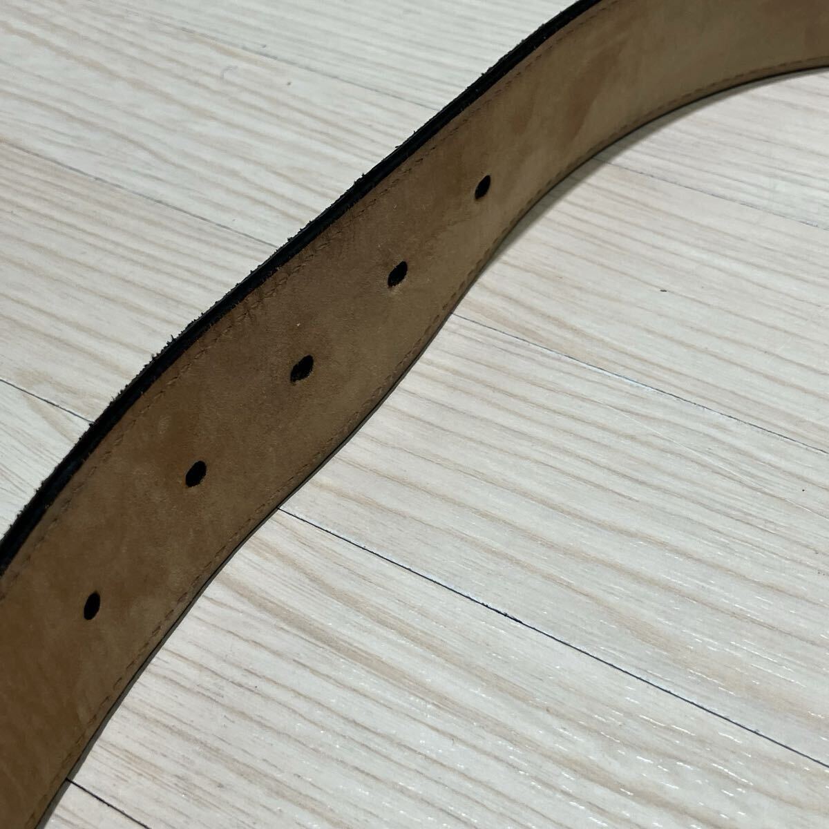 7 EN Salvatore Ferragamo Salvatore Ferragamo ремень gun chi-ni замша пряжка мужской CS-675544 оттенок черного 