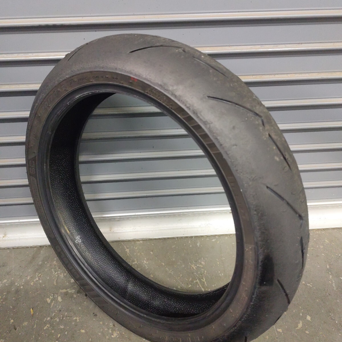 PIRELLI DIABLO SUPERCORSA V4 SC1 120/70 17 ピレリ　ディアブロ スーパーコルサ 120/70R17 ロッド№ 2723_画像1