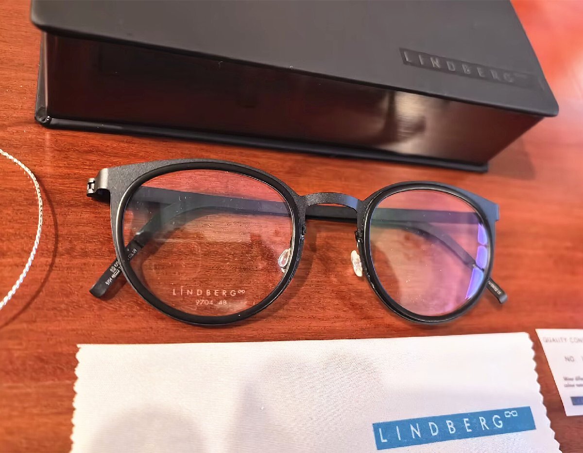 最高峰メガネ※定価7万※デンマーク製*LINDBERG・リンドバーグ 9704 TITANIUM※医療用チタン使用・セレブ愛用・メガネフレーム_画像5