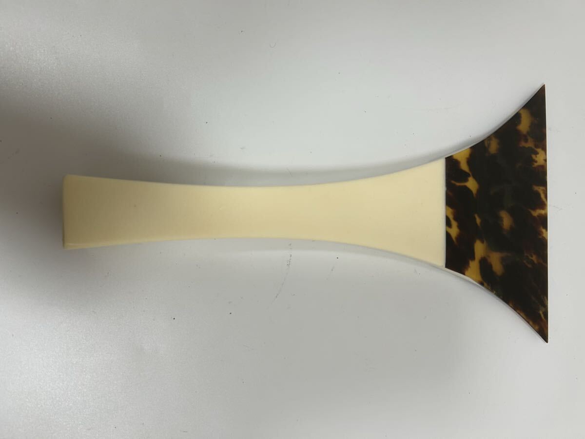 美品 三味線 鼈甲撥 白台 津軽撥 津軽三味線 ベッコウ バチ 高級品_画像2