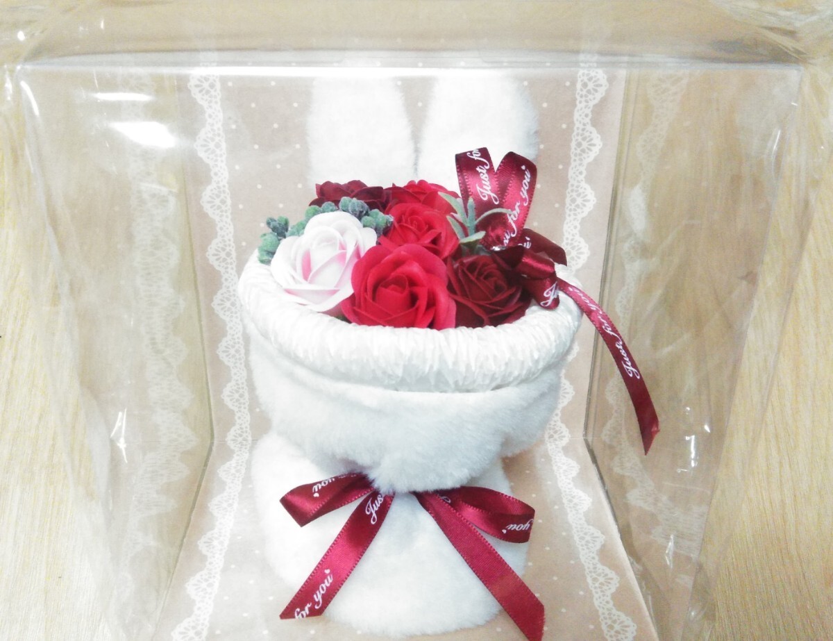 【新品・未使用品】フレグランス ソープフラワー ファーラビットスタンドブーケ_画像2