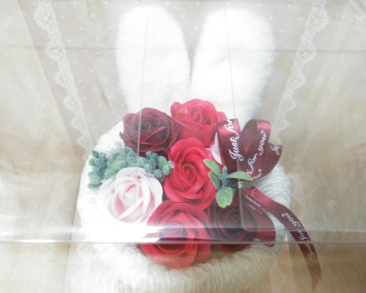 【新品・未使用品】フレグランス ソープフラワー ファーラビットスタンドブーケ_画像3