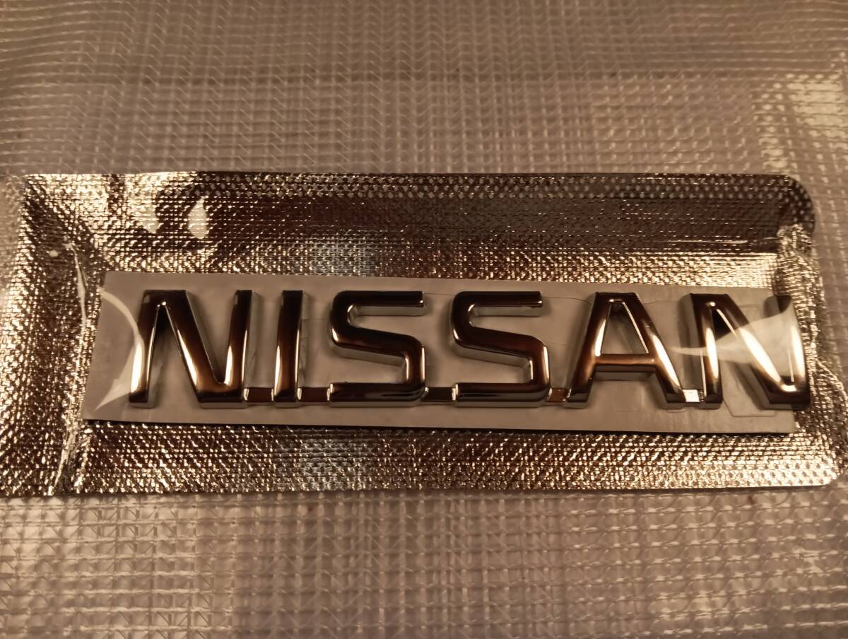 【ゆうパケット送料込】NISSAN(ニッサン) エンブレム メッキシルバー 日産_画像3