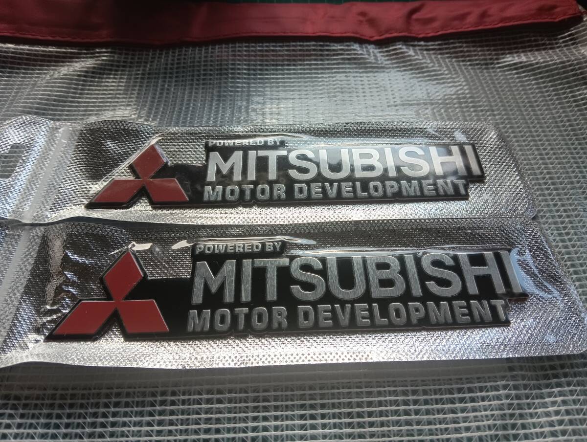 【２枚セット】【ゆうパケット送料込】MITSUBISHI(三菱) 3Dエンブレムプレート 縦2.9cm×横16cm アルミ製_画像2