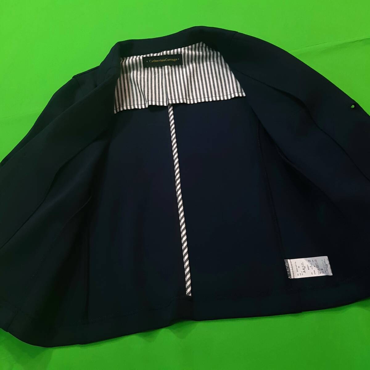 t1★送料無料★キャサリンコテージ 8195円★3点セット ブレザージャケット ベスト チェック柄ロングパンツ フォーマル スーツ 120サイズ 紺_画像6