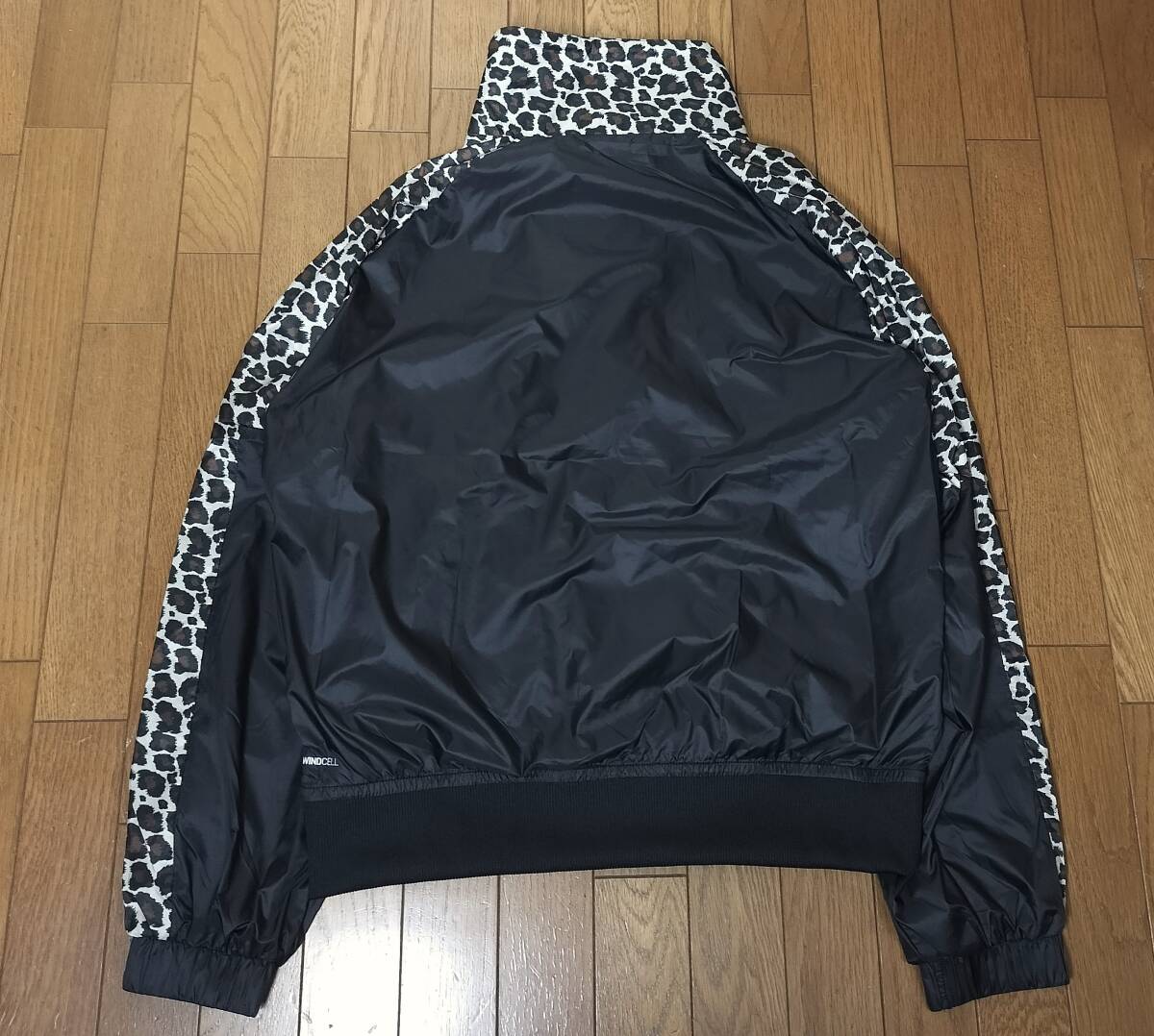 (プーマ17,53)定価10,450円 未使用 プーマ TRN EDGE 裏起毛 ウィンドジャケット 526105 01 メンズM_画像4