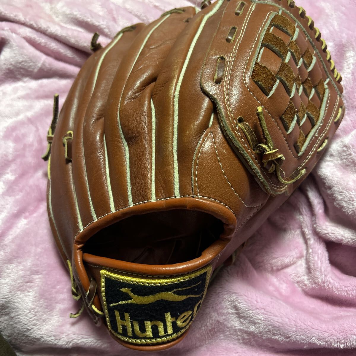 即戦力！ハンター　軟式野球グローブ　牛革製　一般大人　右利き　オールランド用　送料全国600円_画像1