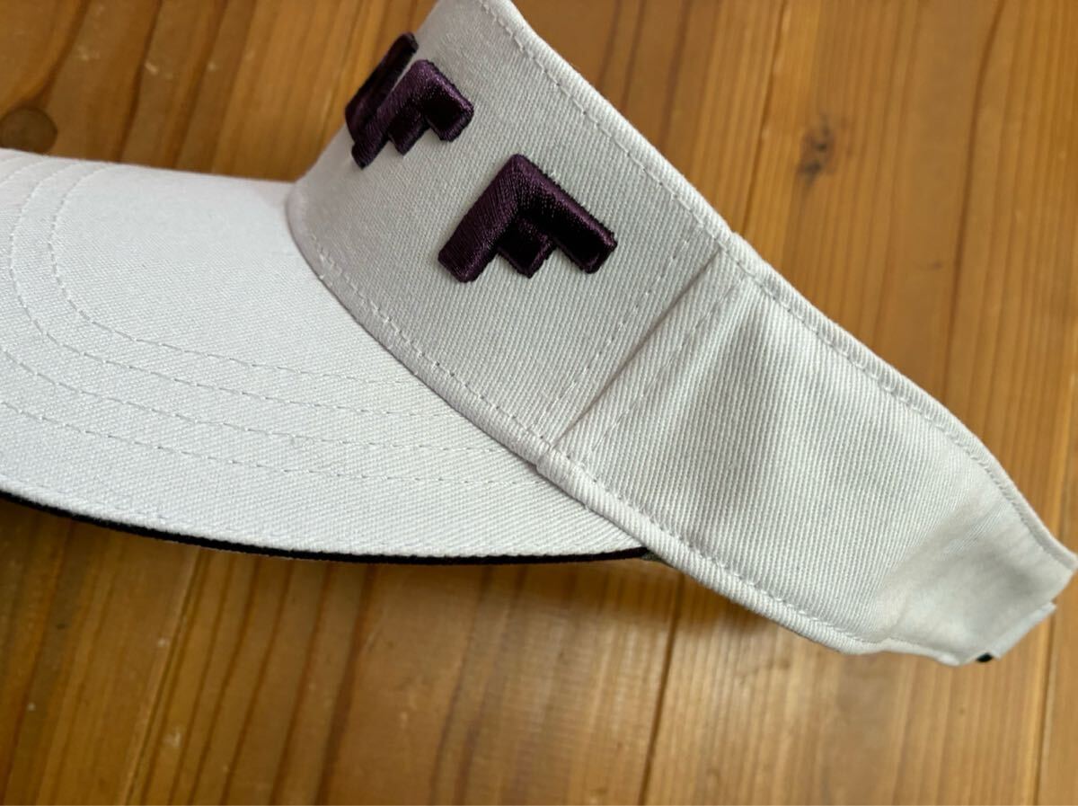送料込み！！　ONOFF ゴルフサンバイザー 白 サンバイザー GOLF 美品　ゴルフウェア 帽子　オノフ　ロゴ　ホワイト　紫ロゴ_画像2