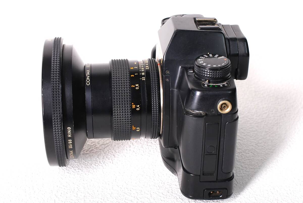 美品＜個人出品037＞　CONTAX コンタックス ST モータードライブ付　２８mmF2.8フード付_画像4