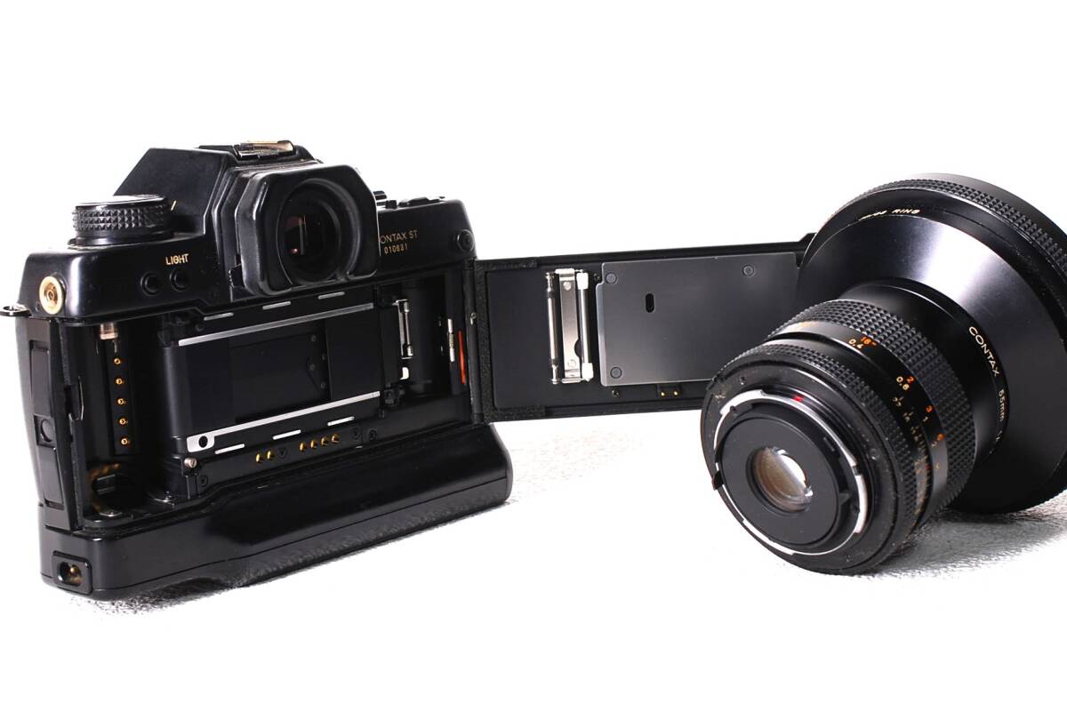 美品＜個人出品037＞　CONTAX コンタックス ST モータードライブ付　２８mmF2.8フード付_画像6