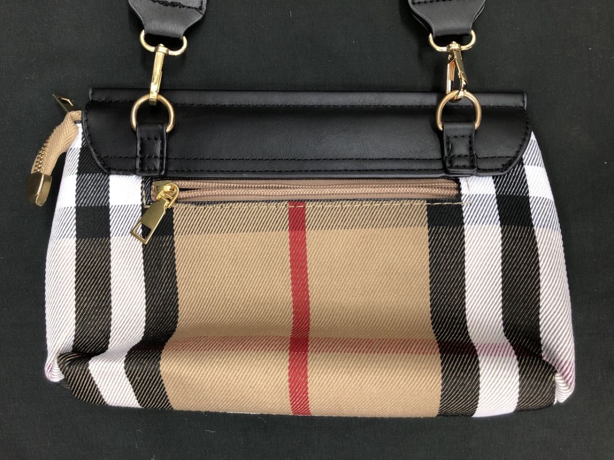 1104-206MKYD3991 ショルダーバッグ　バーバリー Burberry ブラック 底面約23cm×約8cm、高さ約16cm ノバチェック_画像3