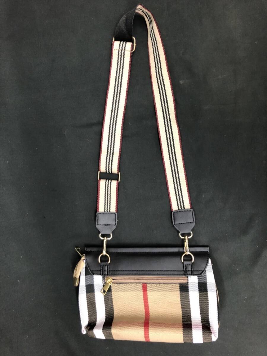 1104-206MKYD3991 ショルダーバッグ　バーバリー Burberry ブラック 底面約23cm×約8cm、高さ約16cm ノバチェック_画像2