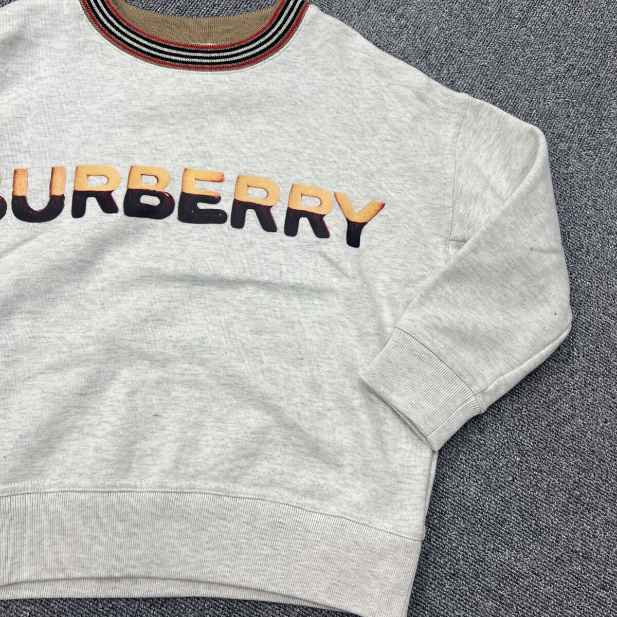 1000円スタート★SIZE：6Y　116cm★BURBERRY/バーバリー　スェット　トレーナー　チョコビスケット_画像2