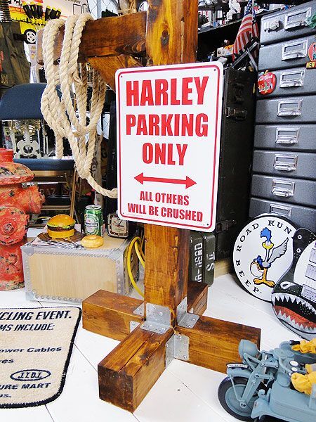 アメリカのプラスチックサインボード　ヘビーオンスタイプ　（ハーレー専用駐車場）　アメリカ雑貨　アメリカン雑貨_画像2