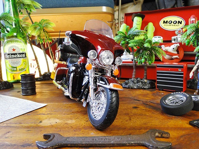 マイスト　2013年　ハーレーダビッドソン　FLHTK　エレクトラグライド　ウルトラリミテッド　ミニカー　1/12スケール　アメリカン雑貨_画像3