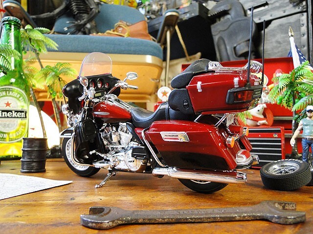 マイスト　2013年　ハーレーダビッドソン　FLHTK　エレクトラグライド　ウルトラリミテッド　ミニカー　1/12スケール　アメリカン雑貨_画像9