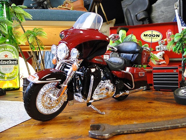 マイスト　2013年　ハーレーダビッドソン　FLHTK　エレクトラグライド　ウルトラリミテッド　ミニカー　1/12スケール　アメリカン雑貨_画像10