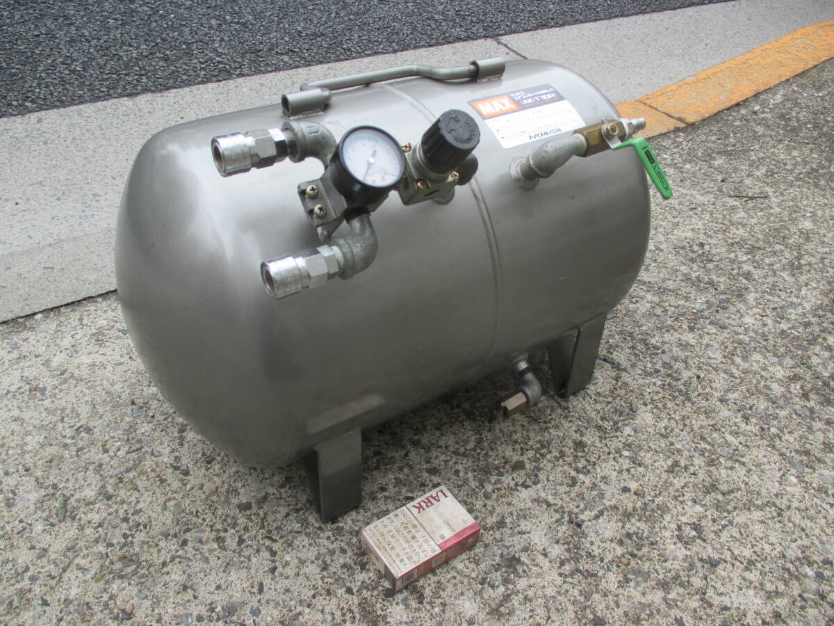 v431★MAX マックスエアコンプレッサー用タンク 30L・AKーT30R・レギュレータ付_画像1