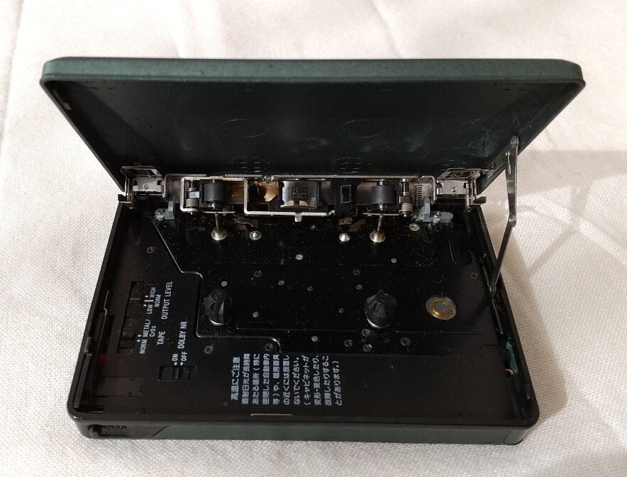 SHARP カセットウォークマン JC-K99 グリーン 動作未確認 ジャンク シャープ 緑 レア Piu_画像8
