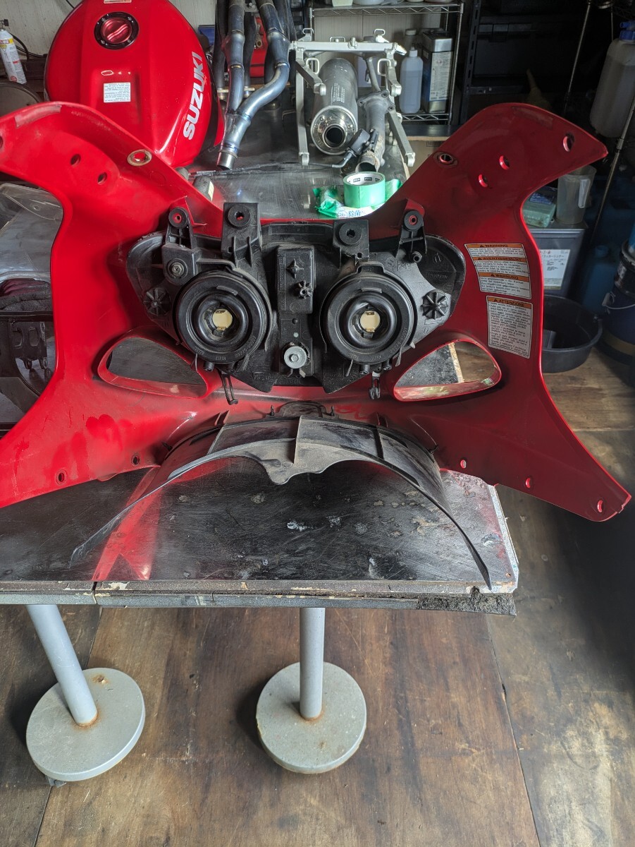 スズキ　GSX-R1000　k1　k2 アッパーカウル　ライト　ステー　スクリーン　付_画像2