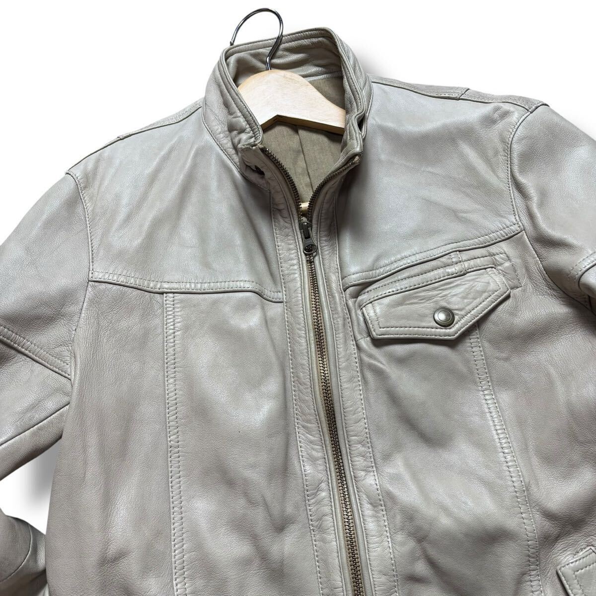 【美品】MONSIEUR NICOLE ムッシュニコル レザージャケット シングルライダース 羊革 シープスキン ホワイトベージュ メンズ 46(M相当)_画像4