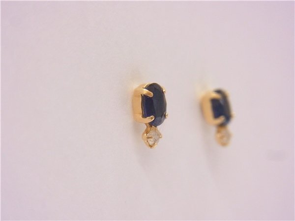 ◎ K18ピアス　◎　K18YG　サファイア0.20ct　ダイヤ0.02ct　スタッドピアス　18金イエローゴールド　◎美品_画像3