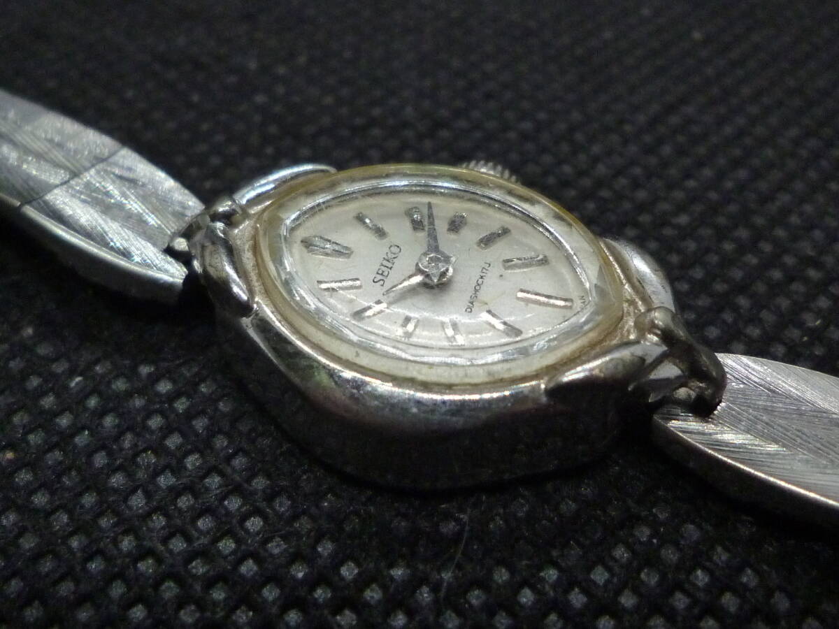 K25163) 中古 腕時計 セイコー 17石 手巻き SEIKO DISHOCK17J 21-7330 未稼働 ジャンク品 ※発送ゆうパケットポストmini_画像3