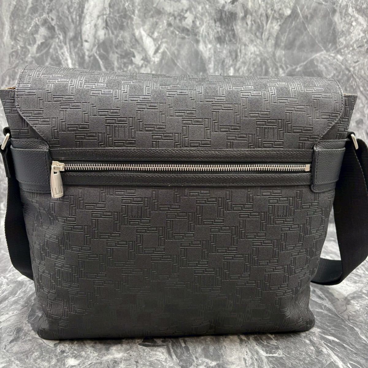 極美品 ダンヒル dunhill メンズ ビジネス ショルダーバッグ メッセンジャーバッグ ディーエイト D8 PVC レザー本革 A4鞄 斜め掛け _画像3