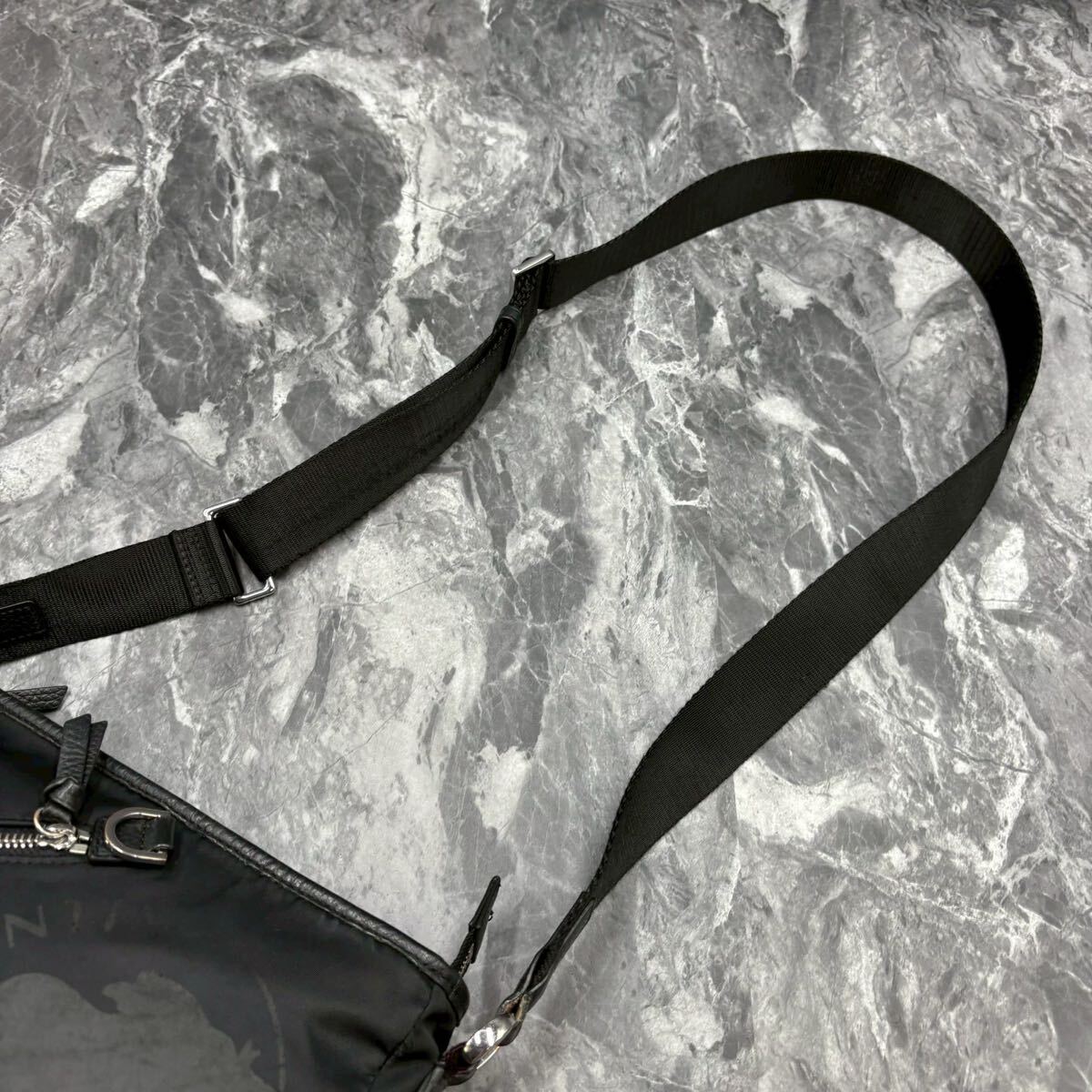 HUNTING WORLD ハンティングワールド ショルダーバッグ サコッシュ 斜め掛け クロスボディ メンズ ロゴ レザー ナイロン ジップ ブラック _画像7