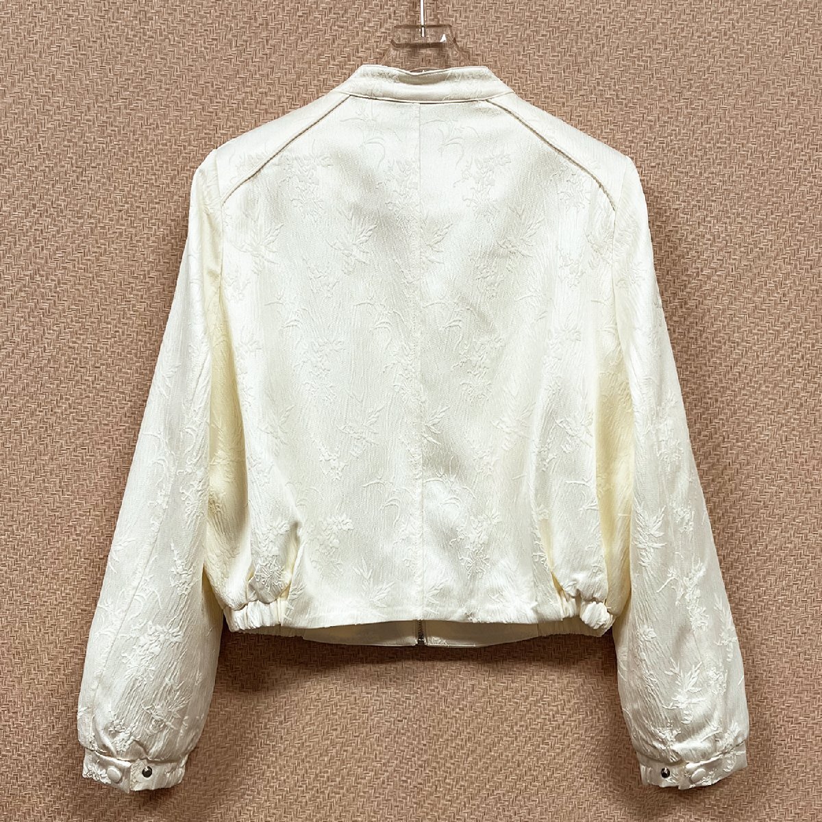 上品ヨーロッパ製※定価6万◆ブルガリア発※RISELIN ジャケット 滑らか 花柄 英字 ショート丈 アウター カジュアル レディース 秋冬 M/46_画像2