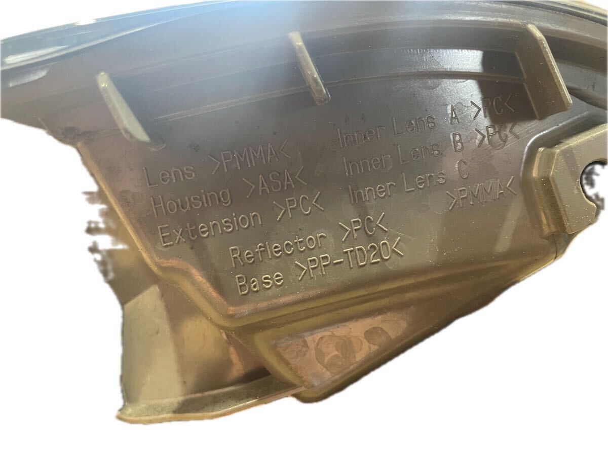 トヨタ 純正 マークX 《 GRX130 》 右テールランプ_画像3