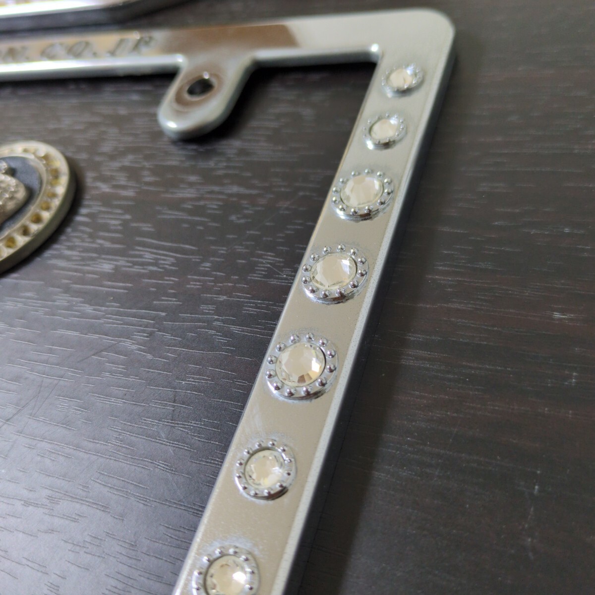 希少 DAD ナンバーフレーム ギャルソン D.A.D GARSON ライセンスフレーム クリスタル デーアーデー_画像3