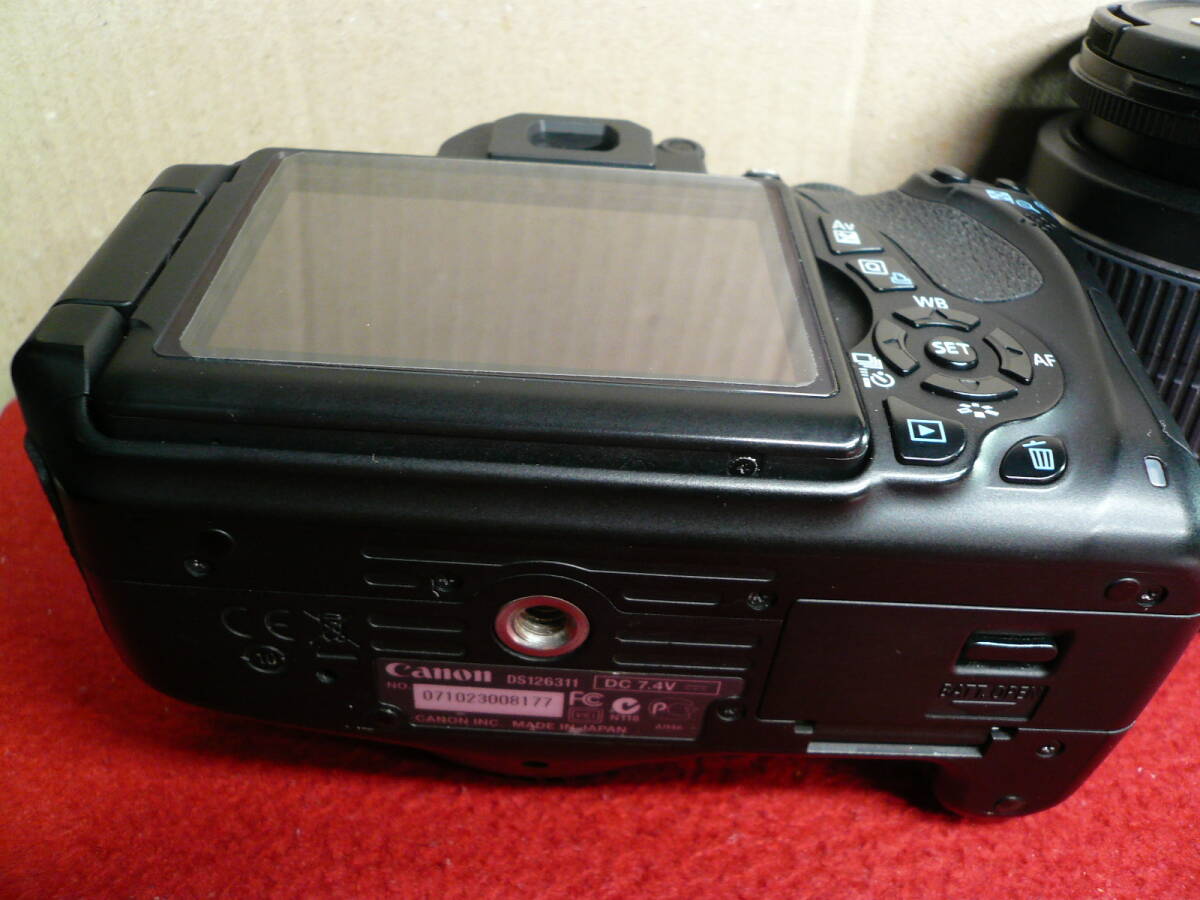 CANON EOS Kiss X5 ( примерно 1800 десять тысяч пикселей )+ двойной IS zoom (55mmISⅡ+250mmISⅡ). б/у товар (5498 Schott ) все, получен . сразу можно использовать 