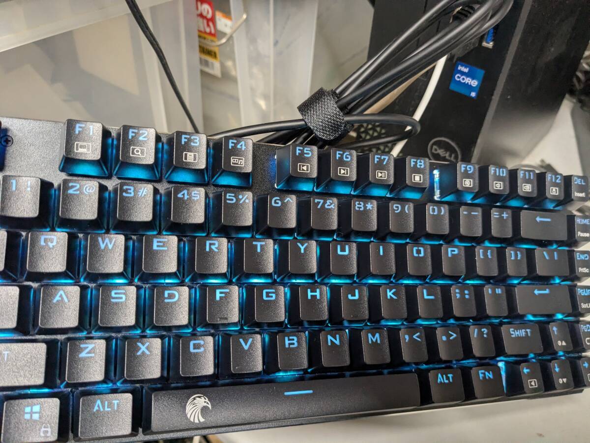 【通電及び一部動作確認済み本体は美品】 E-YOOSO e元素 Z-88 メカニカルキーボード BLUE SINGLE 81キー LEDバックライト 外付け(宮54)_画像6