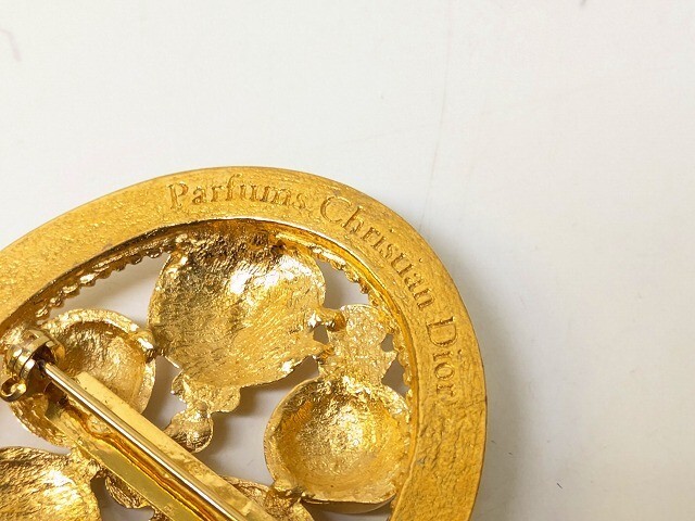 C2626-Y25-6632* Christian Dior Christian Dior брошь духи бутылка узор Gold цвет аксессуары текущее состояние товар 2*