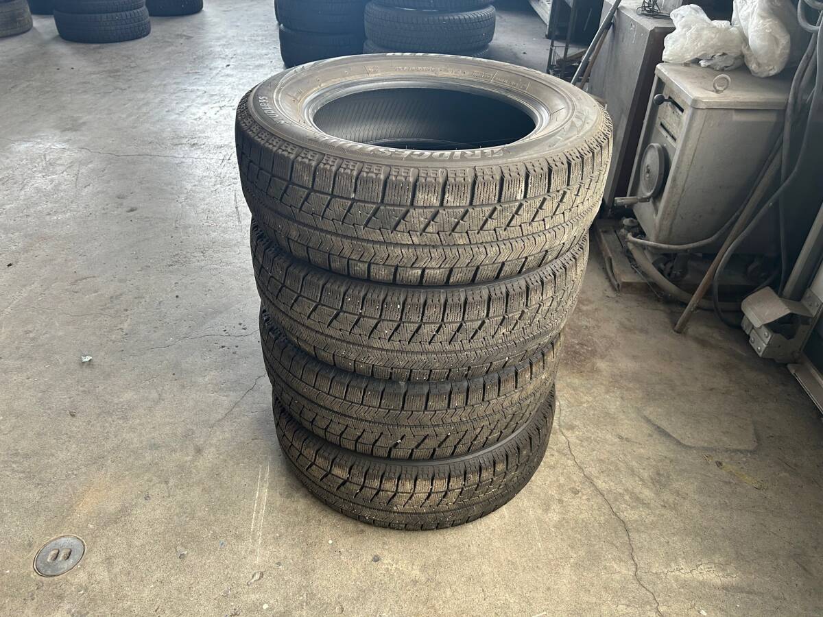 ブリジストン　スタットレス　タイヤ　ブリザック　VRX　195/65R15　2019年16週　7～8部山　BS　BLIZZAK　VRX　4本セット_画像1