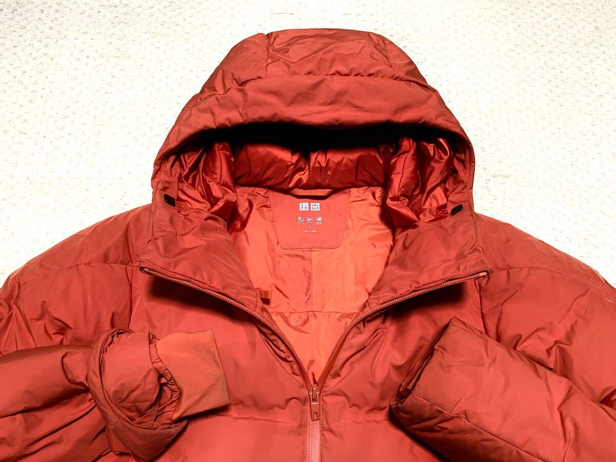 UNIQLO.シームレスダウン パーカ 3Dカット S(朱色/フーデッド ダウン ジャケット/パーカー/幅53丈68/+j white mountaineering type)_画像4