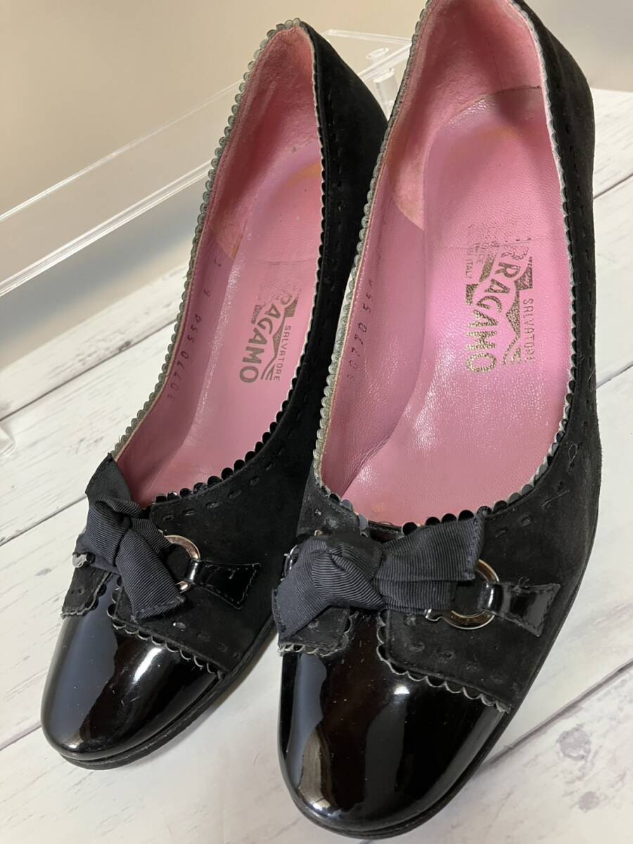 サルバトーレ　フェラガモ　パンプス　スエードxエナメル_画像3
